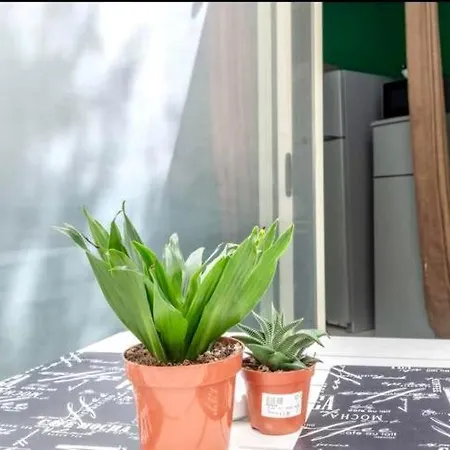 Room 2- Private Room With Balcony Ac Wifi And En Suite Alloggio in famiglia Sliema