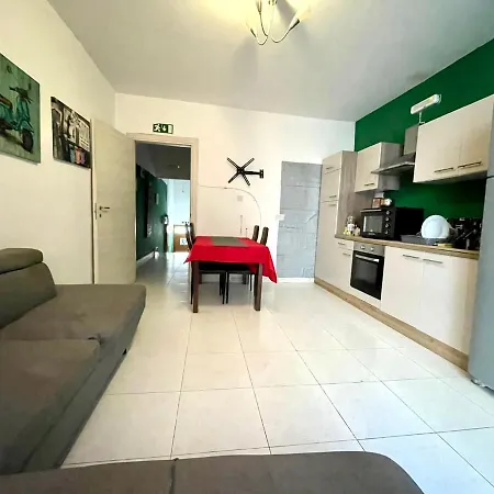 Privatunterkunft Room 2- Private Room With Balcony Ac Wifi And En Suite Sliema